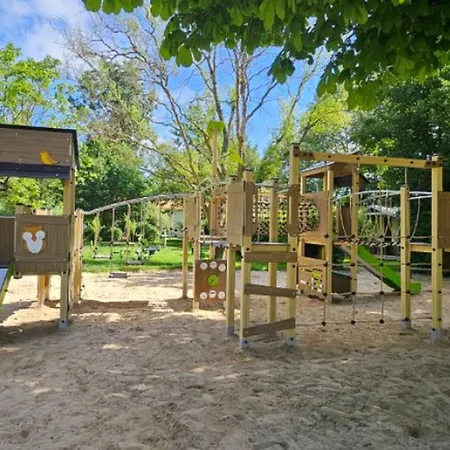 Camping Mobil Accueillant Animaux - 4 Pers. - Api-1-52-2964 Coulon