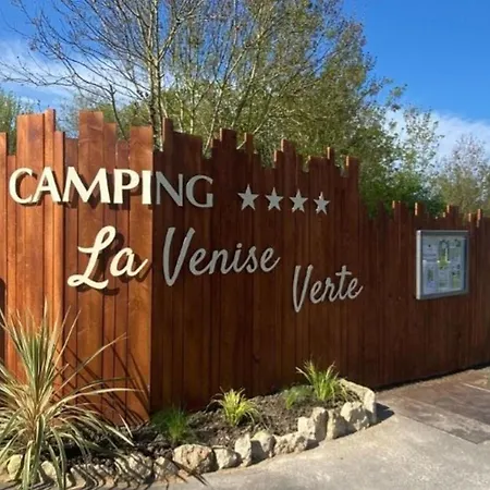 Camping Mobil Accueillant Animaux - 4 Pers. - Api-1-52-2964 Coulon